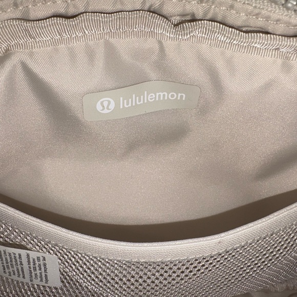 Lululemon Belt Bag - Picture 5 of 7